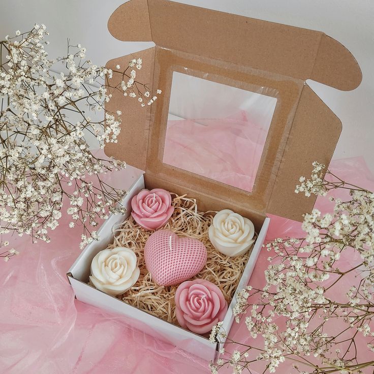 Gift box candle
